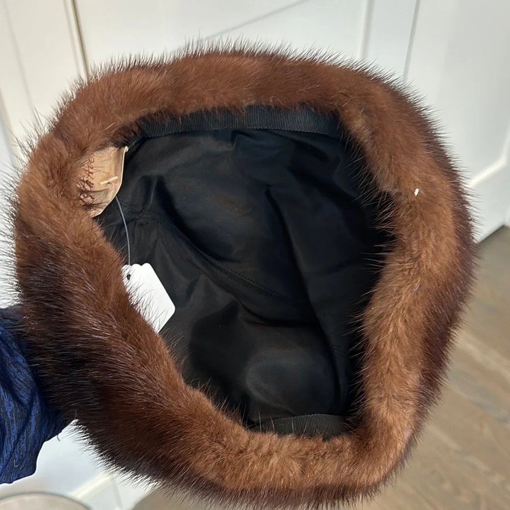Vintage women’s Saks Black Hat with Mink trim - Picture 4 of 6